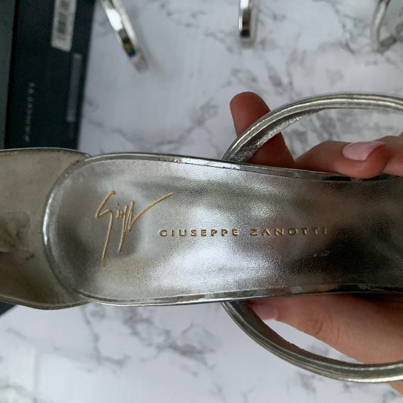 ❌SOLD❌Giuseppe Zanotti Harmony Silver Leather - Picture 10 of 16